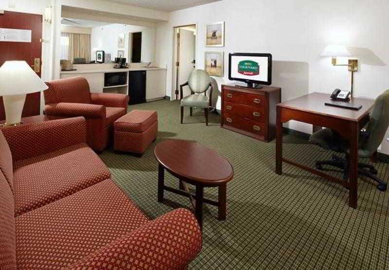Courtyard By Marriott Tulsa Central Exterior foto