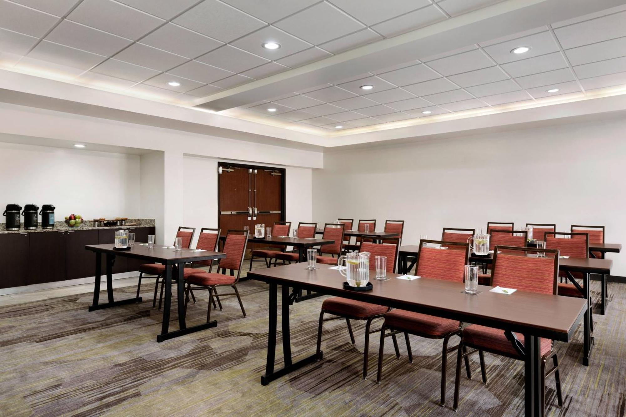 Courtyard By Marriott Tulsa Central Exterior foto