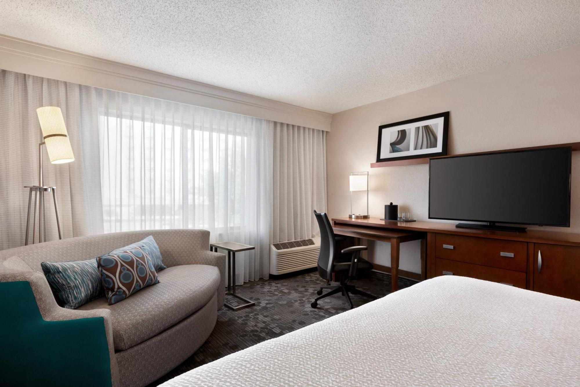 Courtyard By Marriott Tulsa Central Exterior foto
